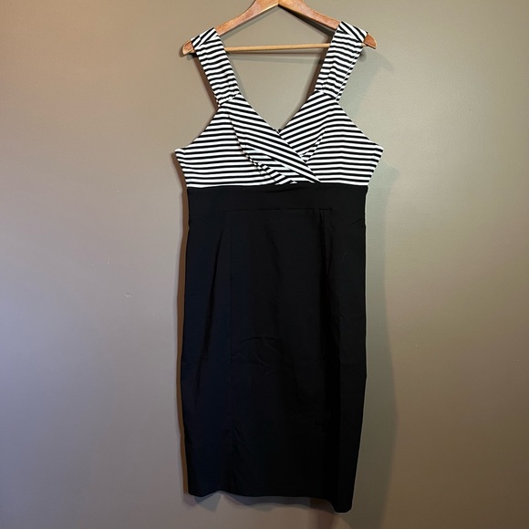 Hot Topic Dresses & Skirts - NWT! Hot topic black and white striped dress
